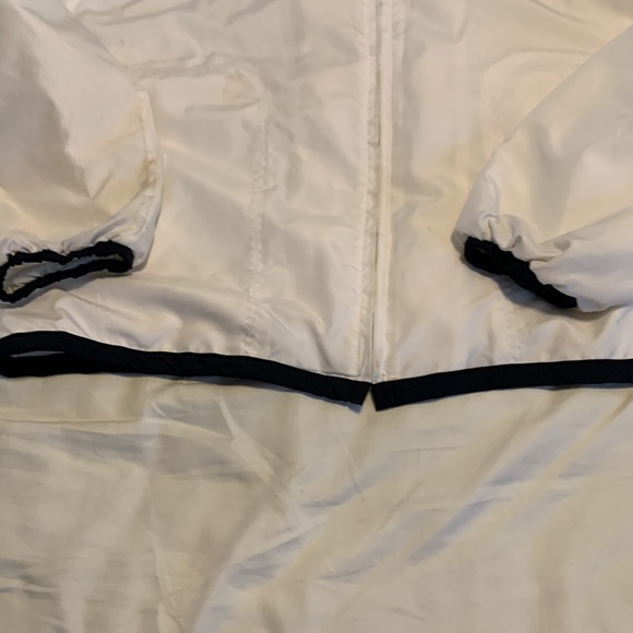 Jacket, hooded, White with mesh lining and Navy trimmed bottom and sleeves,  L. - Picture 4 of 11